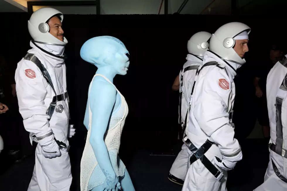 Not Just One: UFO Insider Claims Multiple Aliens