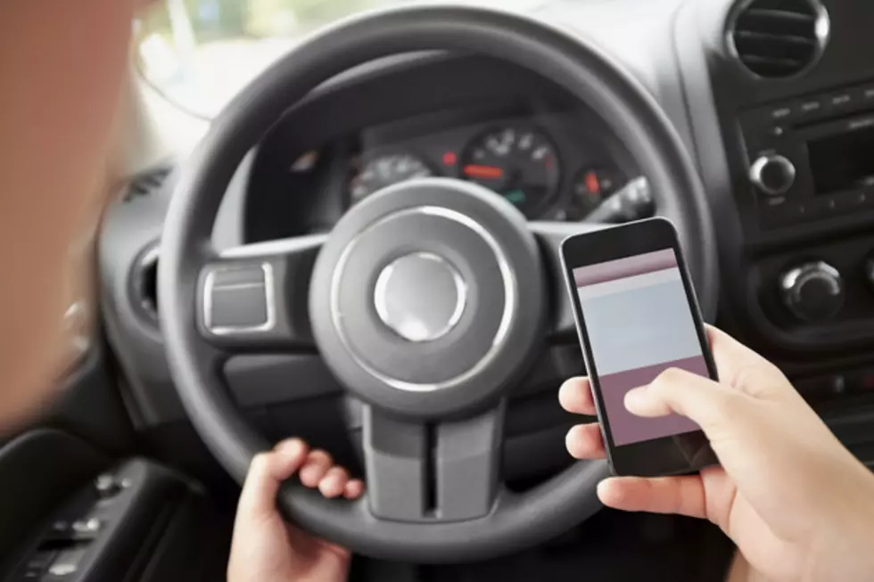 Texting & Driving Fines May Increase in Michigan
